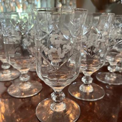 Set of 1920s, 1930s Rock Sharpe crystal stemware â€œBurleighâ€
11 wine glasses
12 small wine glasses, dessert wine
10 coupes, champagne...