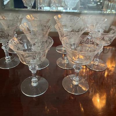 Set of 1920s, 1930s Tiffin crystal stemware â€œFuchsiaâ€
10 coupes, champagne glasses, sherbet glasses
9 small wine glasses, dessert...