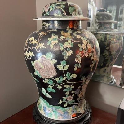 pair of antique Chinese porcelain flasks, jars, circa 1900