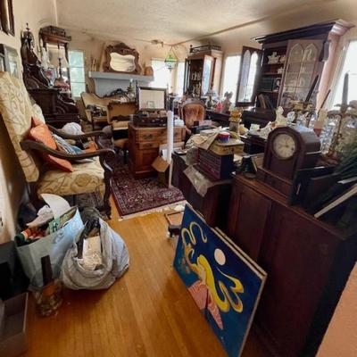 Estate sale photo