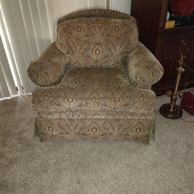 Recliner chair with storage in arms