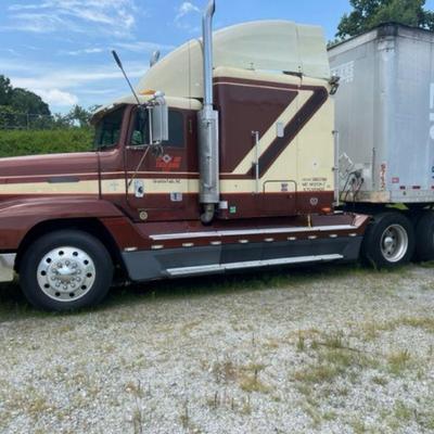 
1989 Freightliner - 3406 Cat  Truck only
1989 Freightliner - 3406 Cat Truck only  pic 6