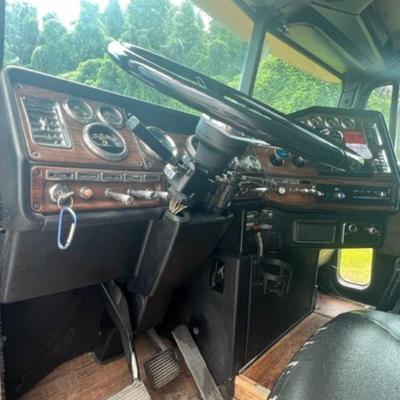 
1989 Freightliner - 3406 Cat  Truck only
1989 Freightliner - 3406 Cat Truck only  pic 5