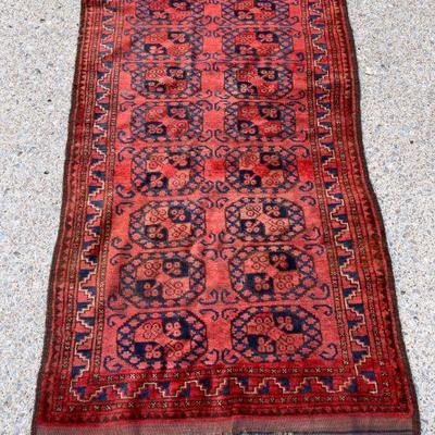 Lot 005-DG: Antique Wool Area Rug #2

Background: This antique wool Oriental area rug graced the home of our clientâ€™s grandfather, Dr....