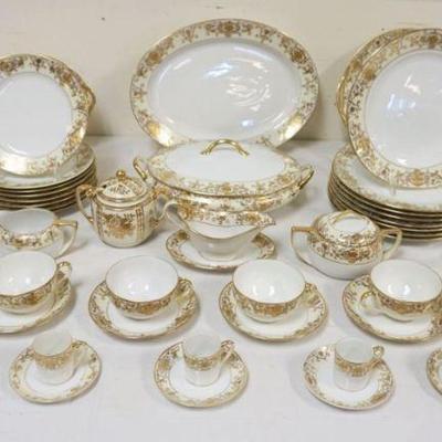 1181	NORITAKE *CHRISTMAS BALL* DINNERWARE SET, 79 PIECECS
