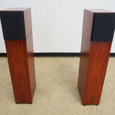 1251	BOSTON ACOUSTICS *LYNNFIELD SERIES 500L* STEREO SPEAKERS, 2 PART, APPROXIMATELY 9 IN X 17 IN X 48 IN H
