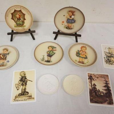 1183	LOT OF ASSORTED HUMMEL/GOEBEL ITEMS, PLATES & PLAQUES, LARGEST APPROXIMATELY 6 1/ IN
