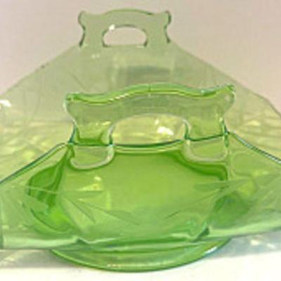 green dish