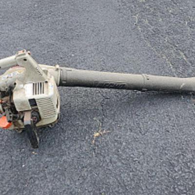 leaf blower