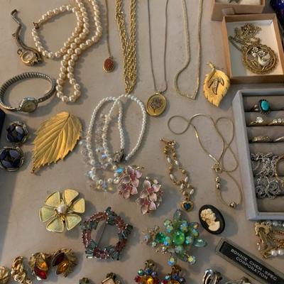 Vintage Jewelry 