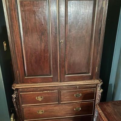 Vertical Dresser