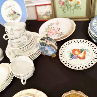 ANTIQUE AND VINTAGE PORCELAIN