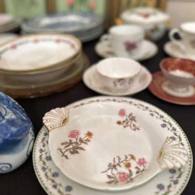 ANTIQUE AND VINTAGE PORCELAIN