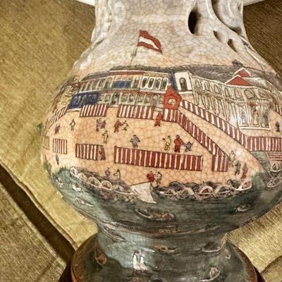 RARE PAINTED POTTERY LAMP DEPICTING THE AMERICAN REVOLUTION