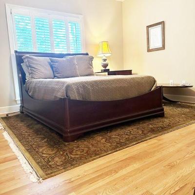 MAHOGANY SLEIGH BED, ORIENTAL RUG. PEDESTAL TABLE, ORIENTAL RUG  AND MORE
