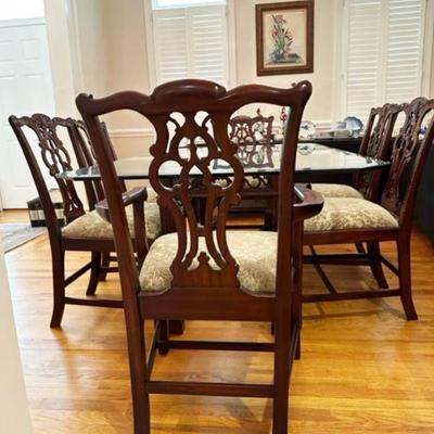 MAITLAND SMITH GLASS TOP DINING TABLE, MAITLAND SMITH ARM AND SIDE DINING CHAIRS