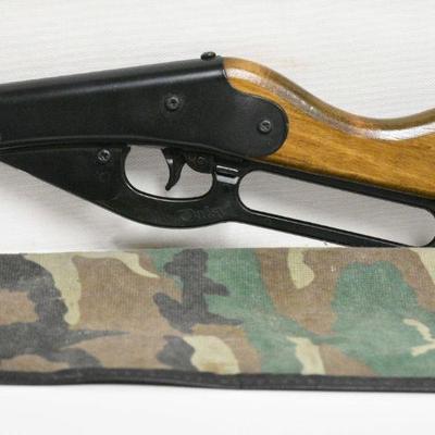 Daisy B-B Gun with Camouflage Gun Sleeve