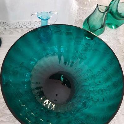 Art glass bowl