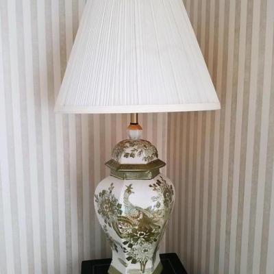 Ginger jar lamp with pleated fabric shade