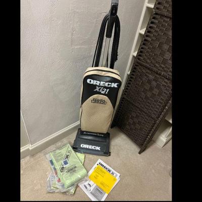 Oreck XL21 Hepa Celoc Vacuum Cleaner w/ Extra Bags