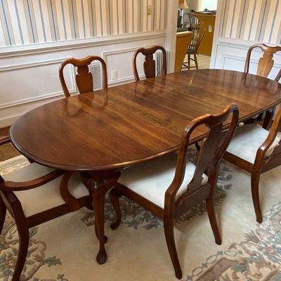 Cresent Mfg. Gallatin, TN Solid Wood Dining Table & Chairs