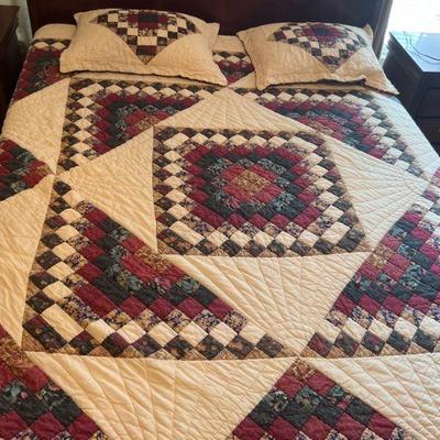 Queen Size Quilt & 2 Matching Pillow Shams