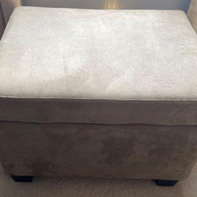Ottoman w/ Storage