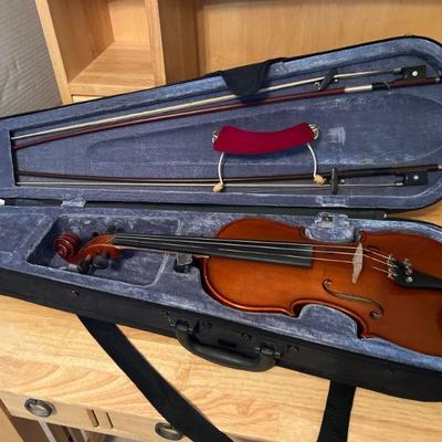 Aubert Violin in Case