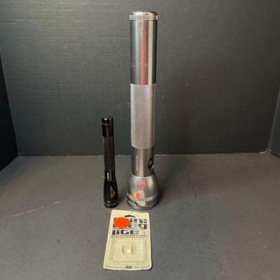 (2) Mag Lite Flashlights with Pack of Bulbs