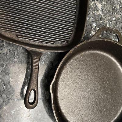 (2) Cast Iron Frying Pans