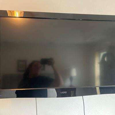 Vizio 27" TV with Remote