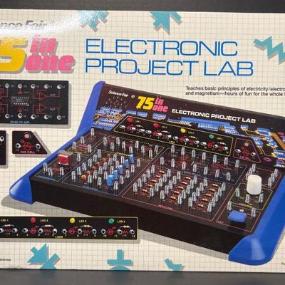 Model 28-267 Electronic Project Lab 75 in one