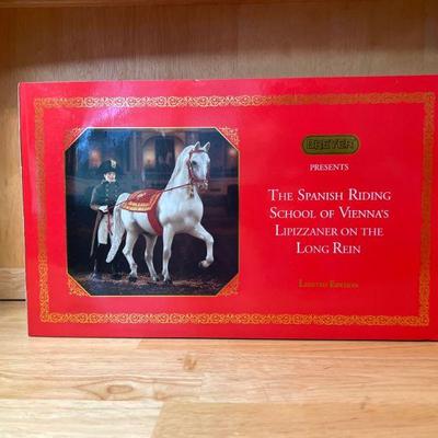 Breyer - The Spanish Riding School of Viennas Lippizaner on the Long Rein Box has been opened