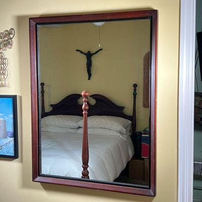 WALL MIRROR | w. 33 x h. 43 in
