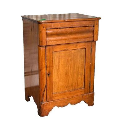 SINGLE DRAWER NIGHT STAND | Single drawer over single cabinet door. - l. 16 x w. 20 x h. 29 in
