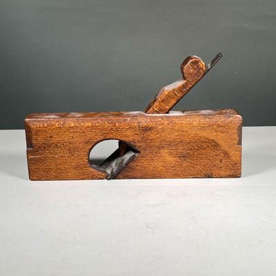 ANTIQUE HAND PLANER | Antique wood hand planer. - l. 1.5 x w. 10.5 x h. 6 in
