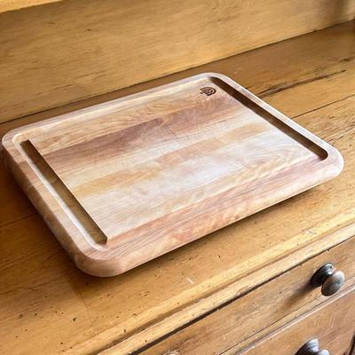 FANCY OVERSIZED CUTTING BOARD | l. 20 x w. 16 x h. 2 in
