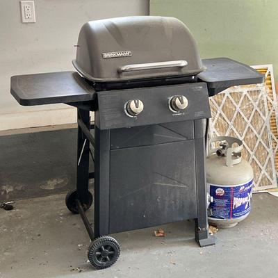 BRINKMANN PROPANE GRILL | Not tested, with propane canister. - l. 47 x w. 20 x h. 23 in
