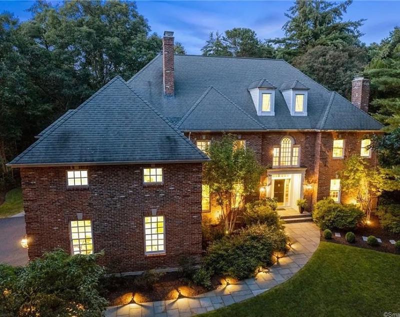 One day sale in fabulous Devonwood home in Farmington!