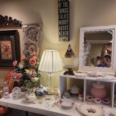 Lamps, florals, mirrors china