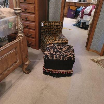 Vanity stool
Ottoman