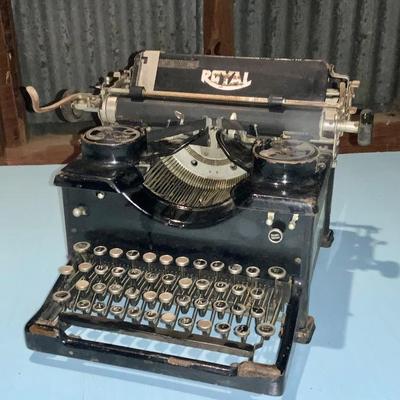 Royal Typerwriter with glass sides