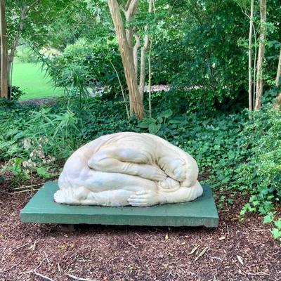 Garden statue statuary