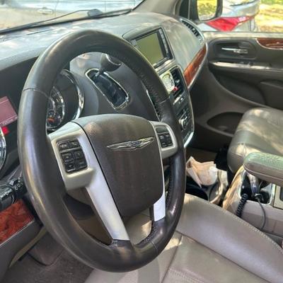 Roomy interior with CD & DVD players with fold down screens in roof