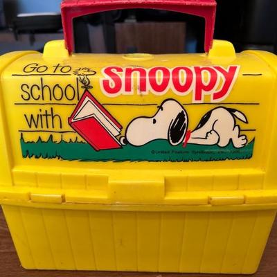 Go To School w/Snoopy Plastic Lunchbox (no Thermos)