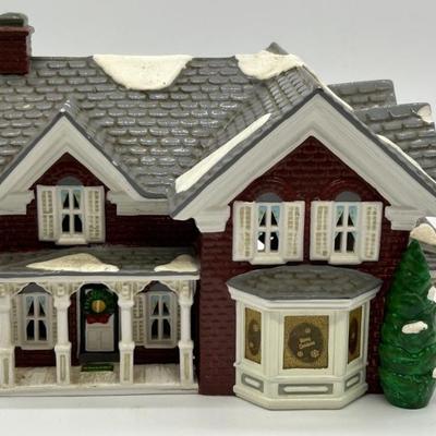 Dept 56 Lighted Christmas Snow Village Farmhouse