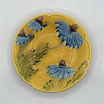 Lot 096B   
Vintage Blue Anemone Decorated Majolica Plate