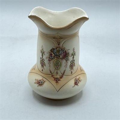Lot 112  
Vintage Crown Devon Fieldings Porcelain Blushware Bouquet Vase
