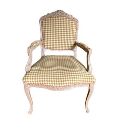 Lot 018  
French Country Style Bergere Chair