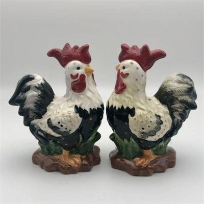 Lot 039K 
Vintage Ceramic Rooster Salt and Pepper Shakers Country Decor